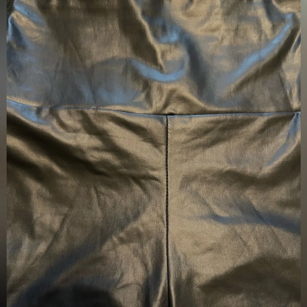 Faux Leather Leggings with Open Knee - Picture 5 of 5